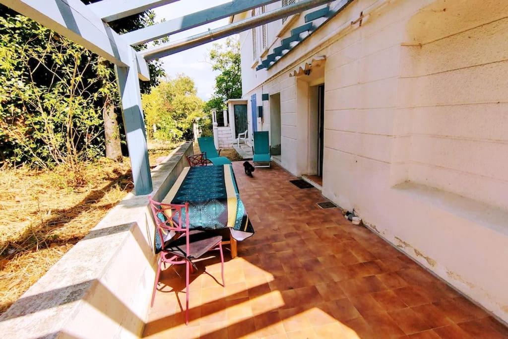 Maison De Charme A 200 Bord De Mer, Terrasse, Jardin- Lesclesdenicole Le Pradet Exteriör bild
